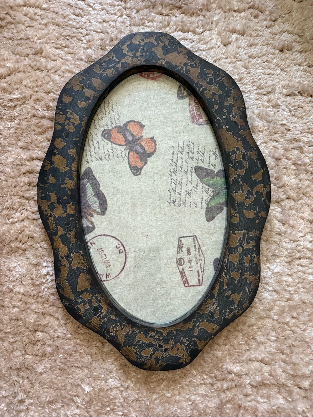 Decorative Black and Gold Oval Wall Frame - Home Accents
